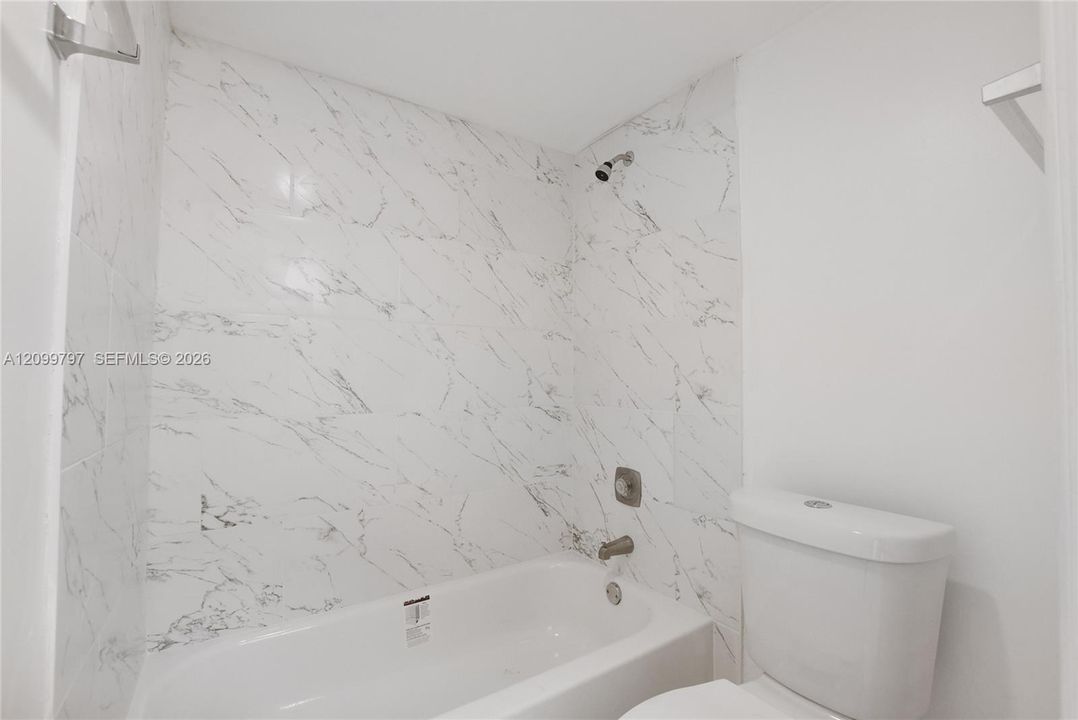 For Rent: $1,800 (2 beds, 2 baths, 1030 Square Feet)