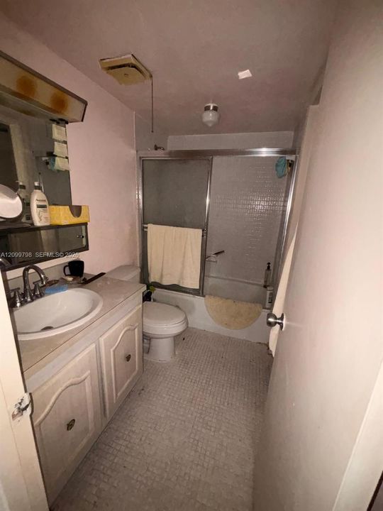 En Venta: $200,000 (1 camas, 1 baños, 728 Pies cuadrados)