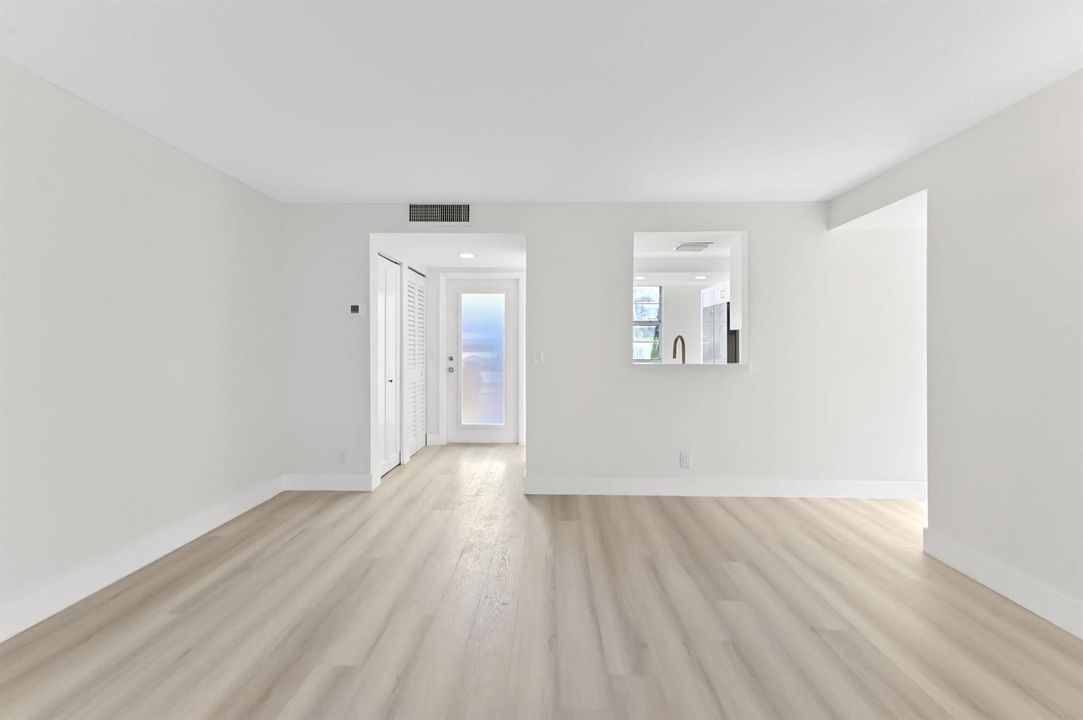 13 living room 05