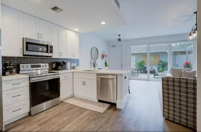 272 Murray Ct 10