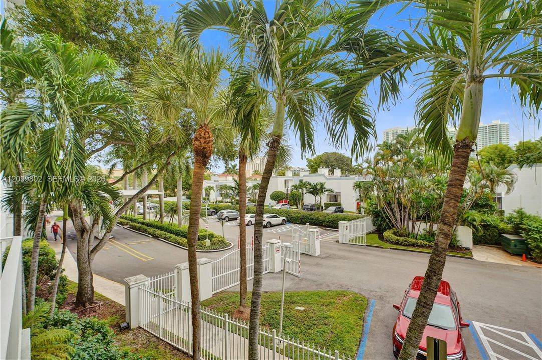 For Rent: $2,500 (2 beds, 2 baths, 1066 Square Feet)