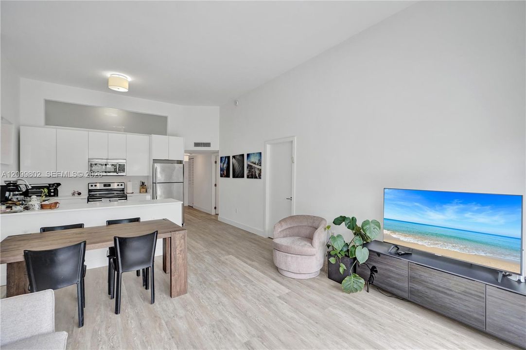 For Rent: $2,500 (2 beds, 2 baths, 1066 Square Feet)