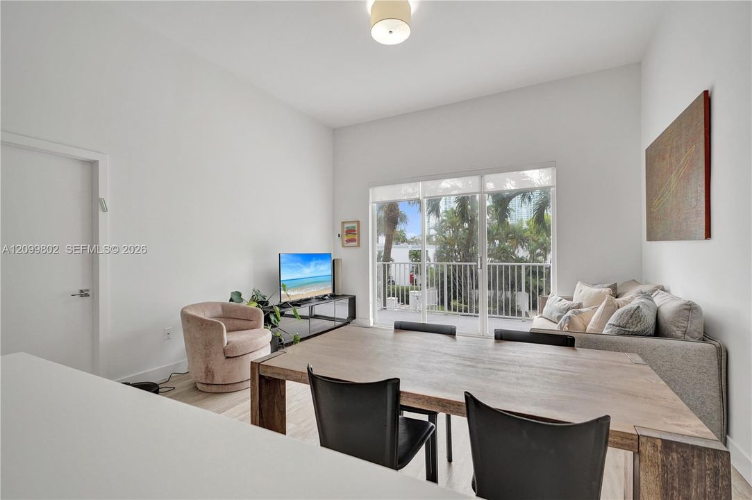 For Rent: $2,500 (2 beds, 2 baths, 1066 Square Feet)