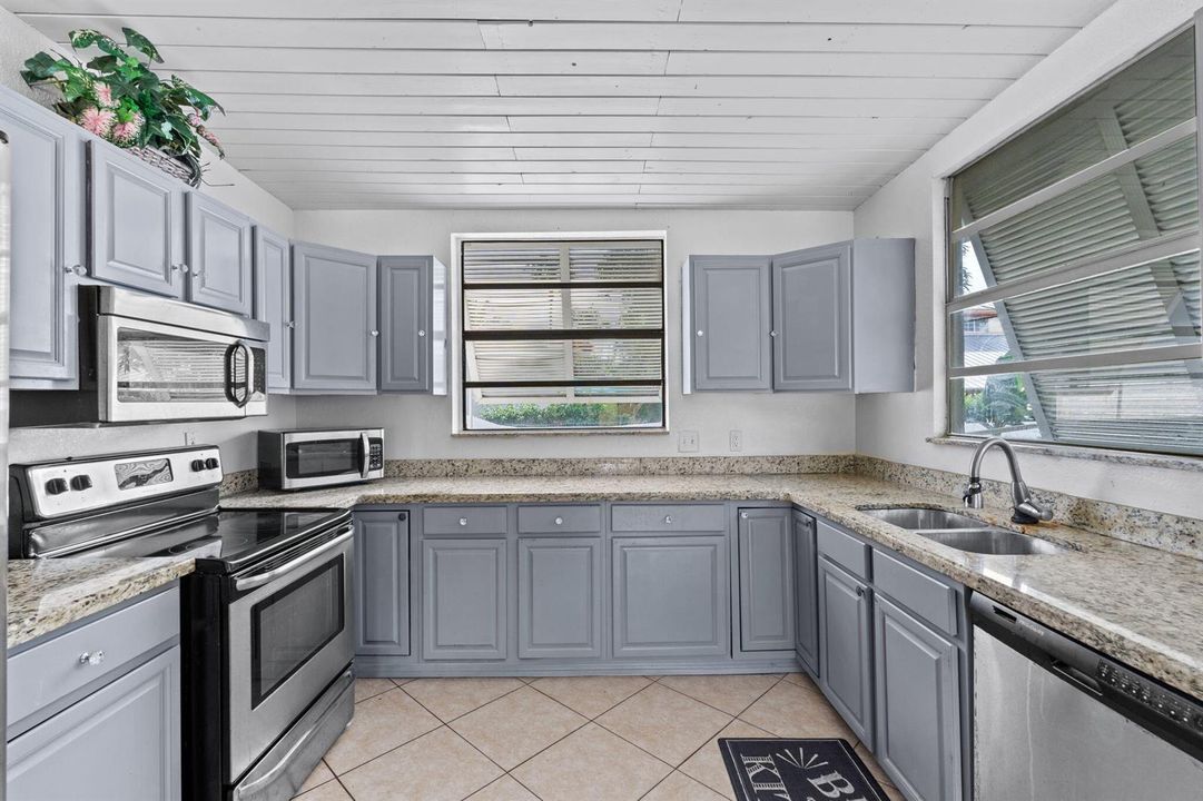27-web-or-mls-A7409529