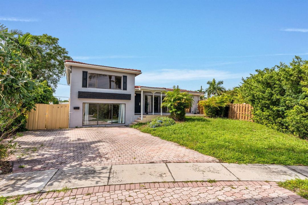 3-web-or-mls-A7409492