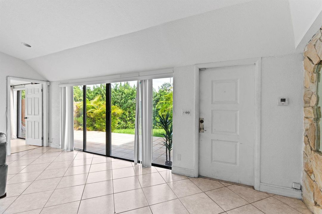 8-web-or-mls-A7409473