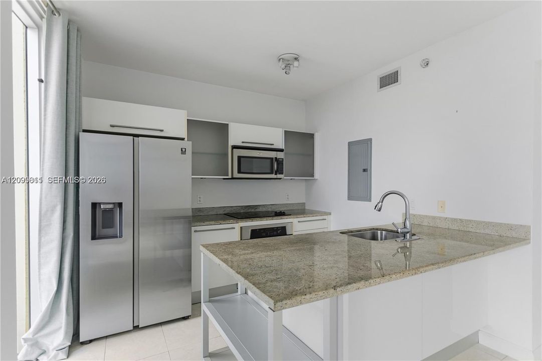 For Rent: $2,650 (1 beds, 1 baths, 789 Square Feet)