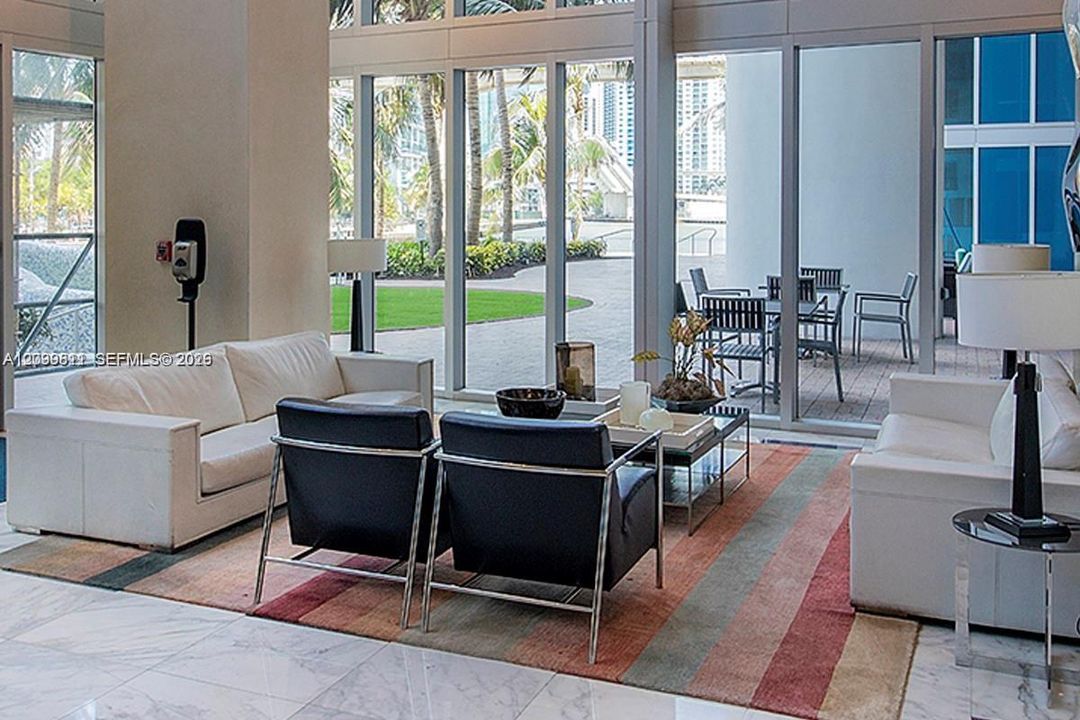 For Rent: $2,650 (1 beds, 1 baths, 789 Square Feet)