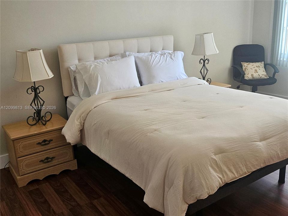 В аренду: $4,500 (2 спален, 2 ванн, 1030 Квадратных фут)