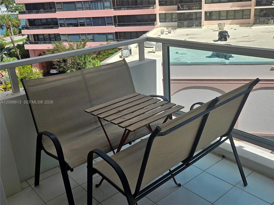 В аренду: $4,500 (2 спален, 2 ванн, 1030 Квадратных фут)