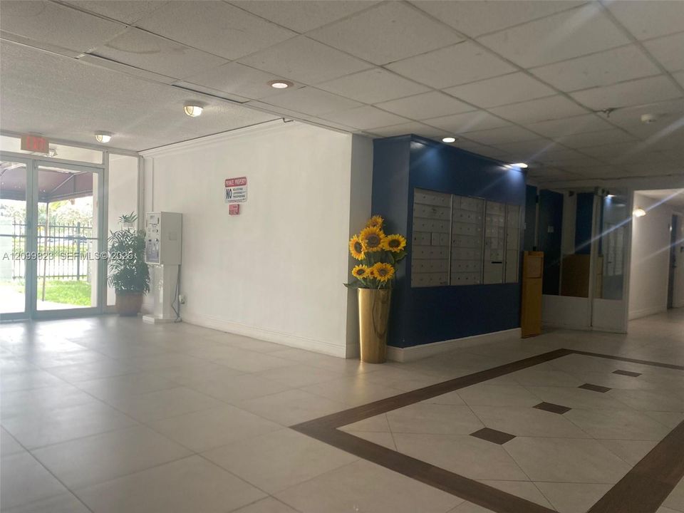 En Renta: $1,300 (0 camas, 1 baños, 385 Pies cuadrados)