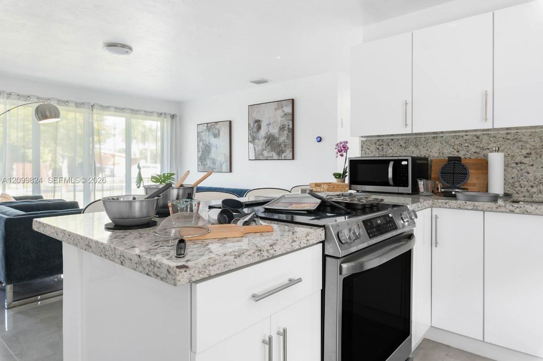 En Venta: $549,999 (3 camas, 2 baños, 1176 Pies cuadrados)