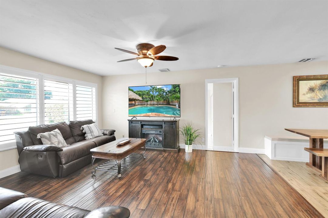 1017 SE Seventh St Deerfield Beach -4