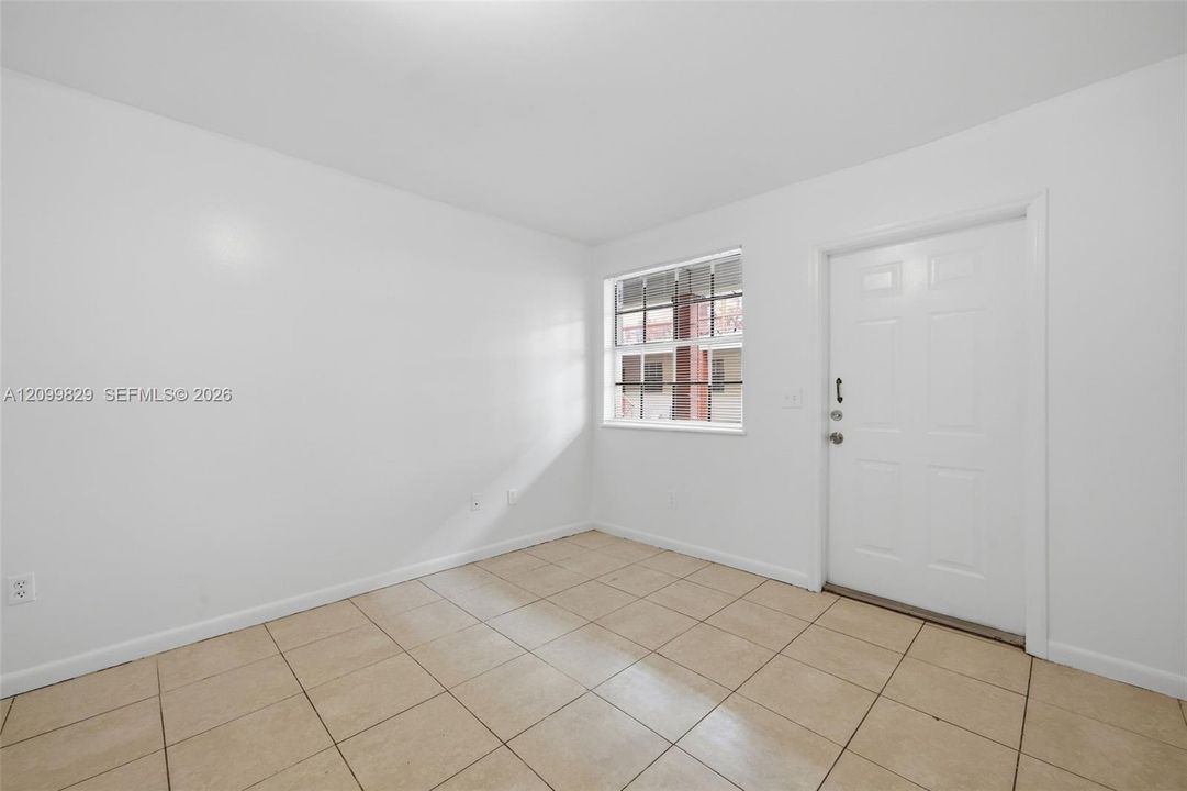 En Renta: $2,300 (3 camas, 2 baños, 1056 Pies cuadrados)