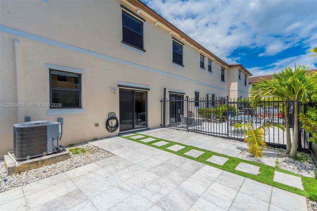 В аренду: $3,500 (3 спален, 2 ванн, 1438 Квадратных фут)