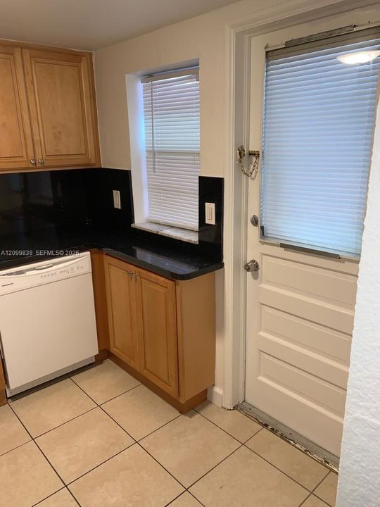 For Rent: $2,450 (3 beds, 2 baths, 0 Square Feet)