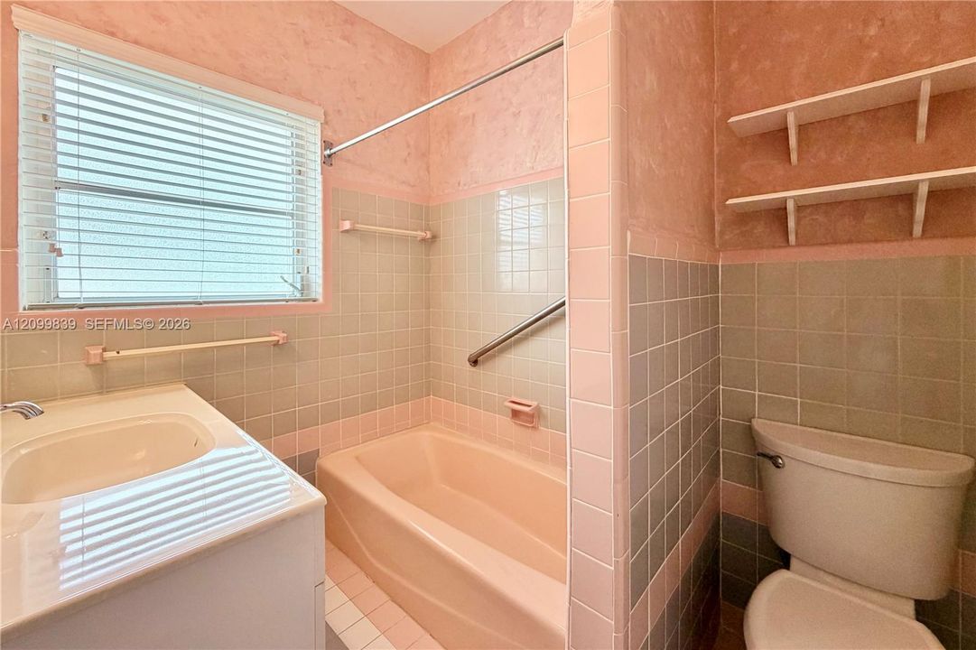 En Renta: $7,250 (3 camas, 2 baños, 1992 Pies cuadrados)