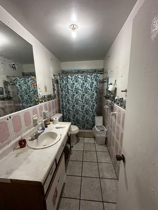 На продажу: $349,999 (2 спален, 1 ванн, 1228 Квадратных фут)