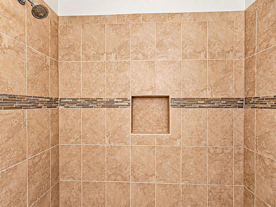2nd en suite bath