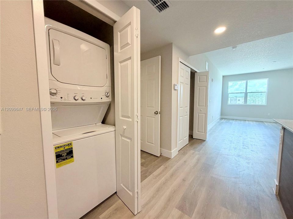 En Venta: $279,000 (2 camas, 2 baños, 0 Pies cuadrados)