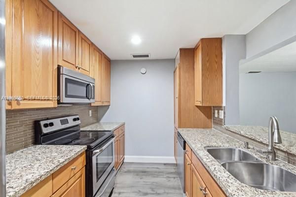 For Rent: $2,900 (3 beds, 2 baths, 1225 Square Feet)