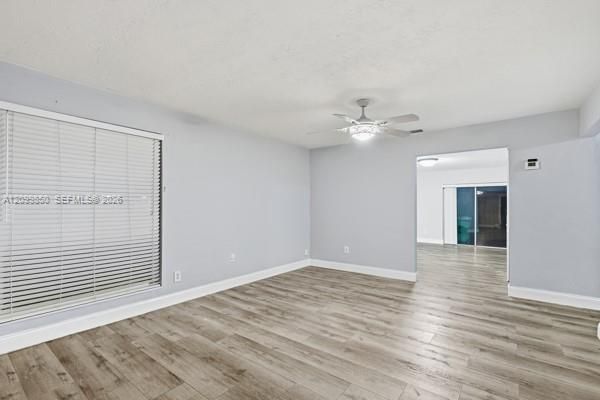 For Rent: $2,900 (3 beds, 2 baths, 1225 Square Feet)