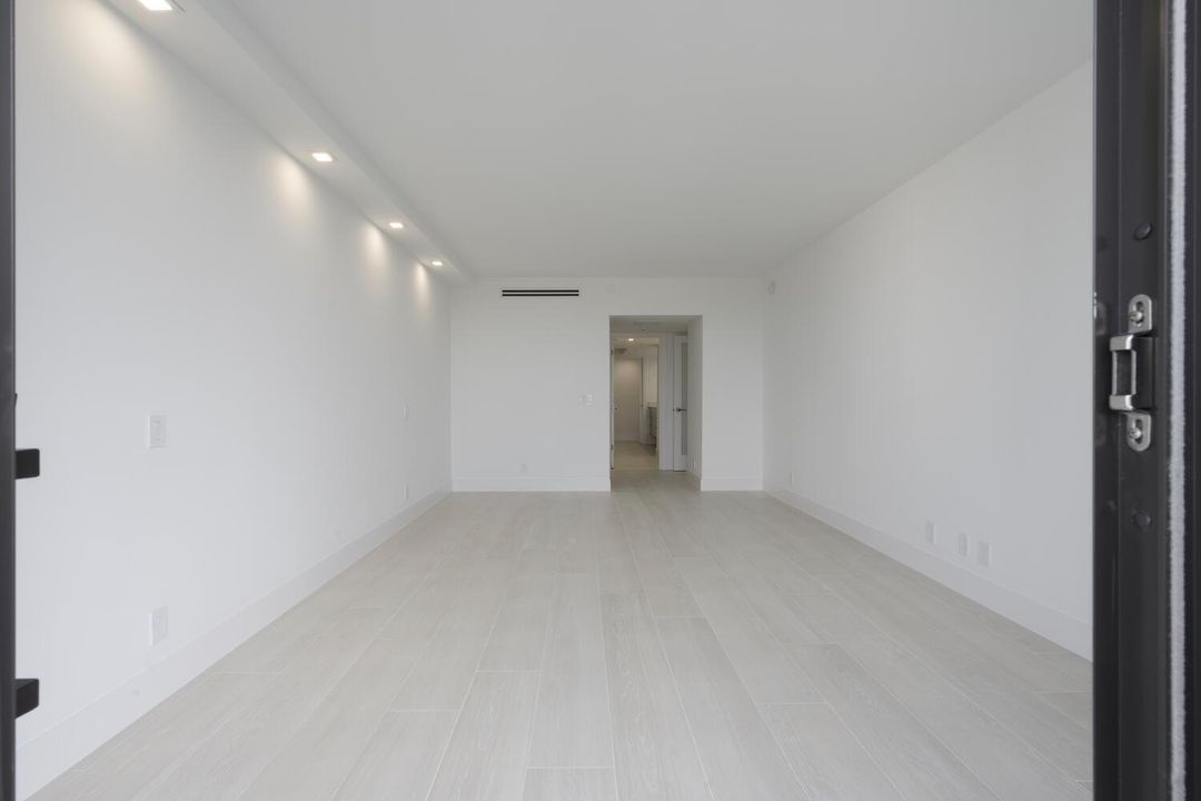 525 S Flagler Dr Apt 14C West-large-015-