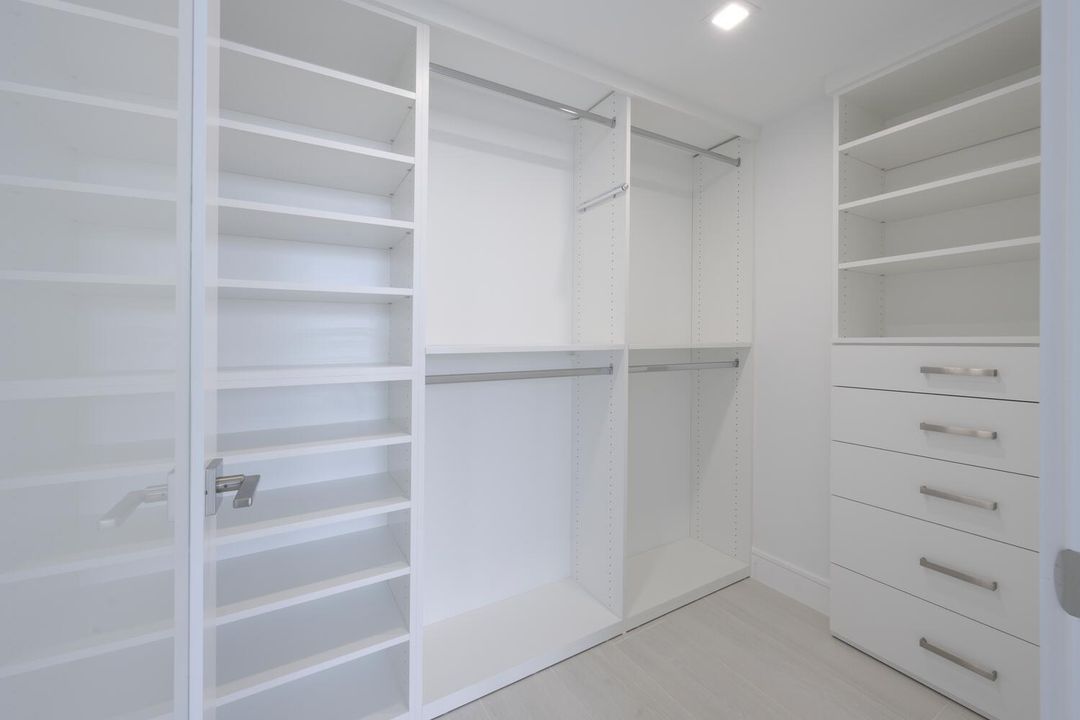 525 S Flagler Dr Apt 14C West-large-020-