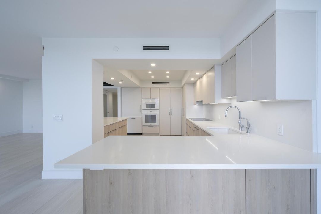 525 S Flagler Dr Apt 14C West-large-007-