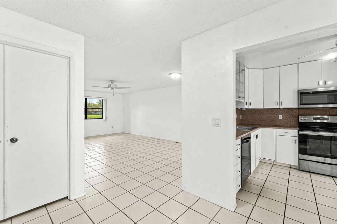 010-83WoodRoseCourt-RoyalPalmBeach-FL-33