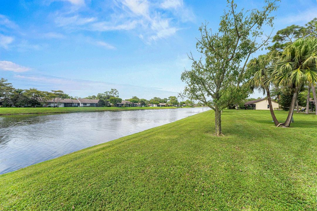 029-83WoodRoseCourt-RoyalPalmBeach-FL-33