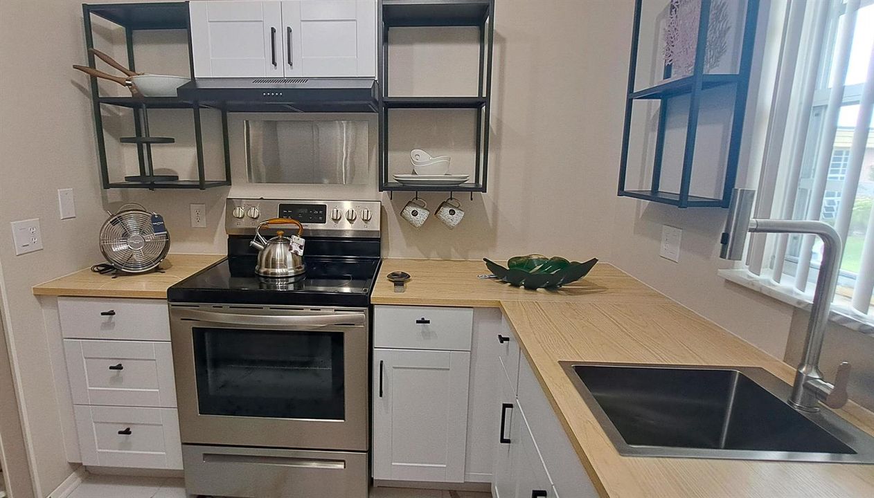 41vista207_kitchen 2