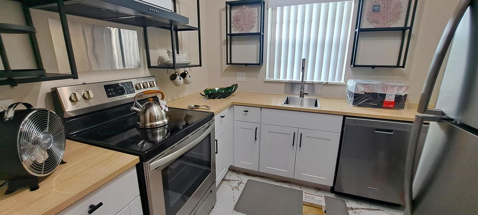 41vista207_kitchen 1