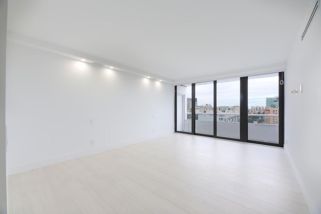 525 S Flagler Dr Unit 11a West-large-011