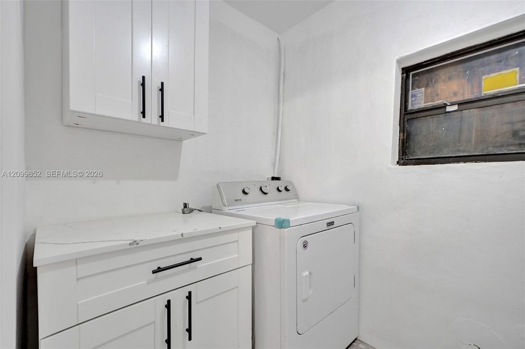 En Venta: $712,500 (3 camas, 2 baños, 1264 Pies cuadrados)