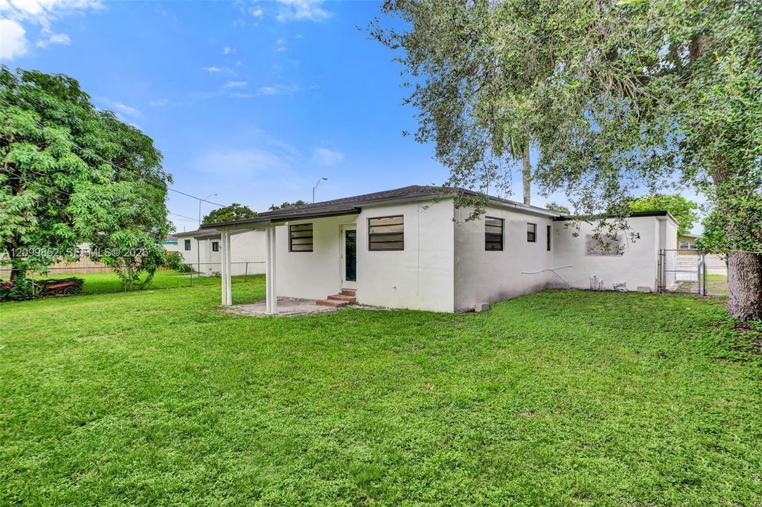En Venta: $712,500 (3 camas, 2 baños, 1264 Pies cuadrados)