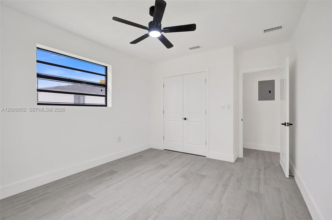 En Venta: $712,500 (3 camas, 2 baños, 1264 Pies cuadrados)