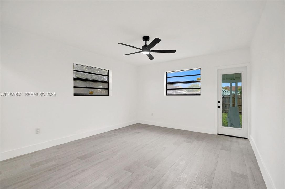 En Venta: $712,500 (3 camas, 2 baños, 1264 Pies cuadrados)