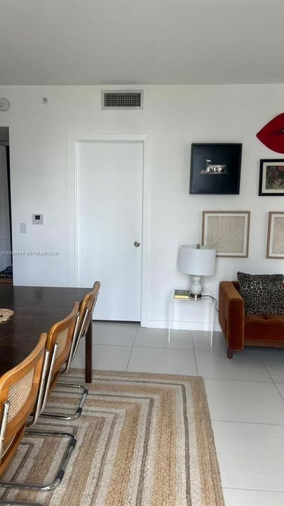 For Rent: $4,450 (2 beds, 2 baths, 1116 Square Feet)