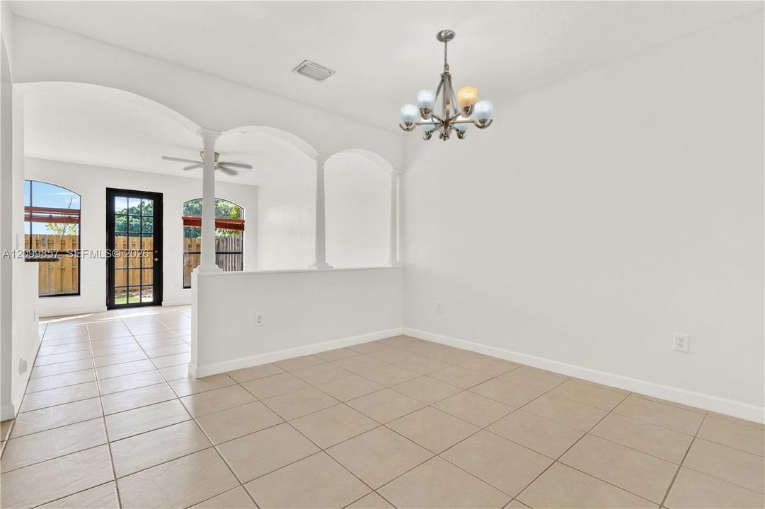 En Venta: $636,000 (3 camas, 2 baños, 1854 Pies cuadrados)