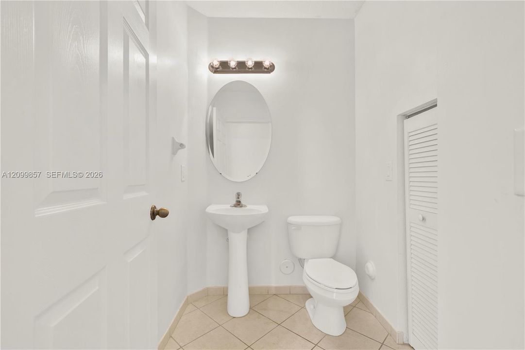 En Venta: $636,000 (3 camas, 2 baños, 1854 Pies cuadrados)