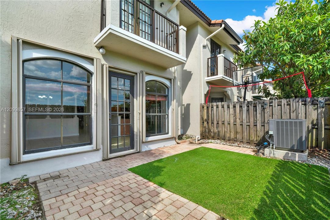 En Venta: $636,000 (3 camas, 2 baños, 1854 Pies cuadrados)