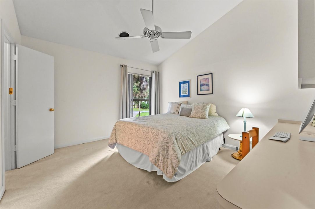 27 Bedroom 01