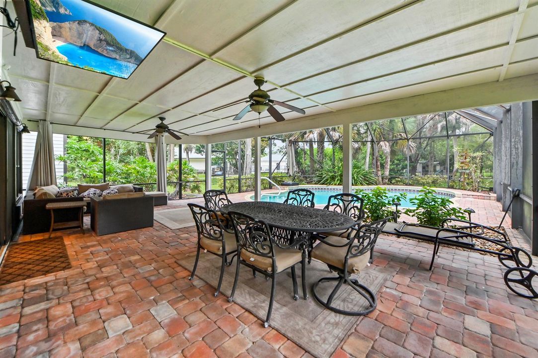 36 Patio 01