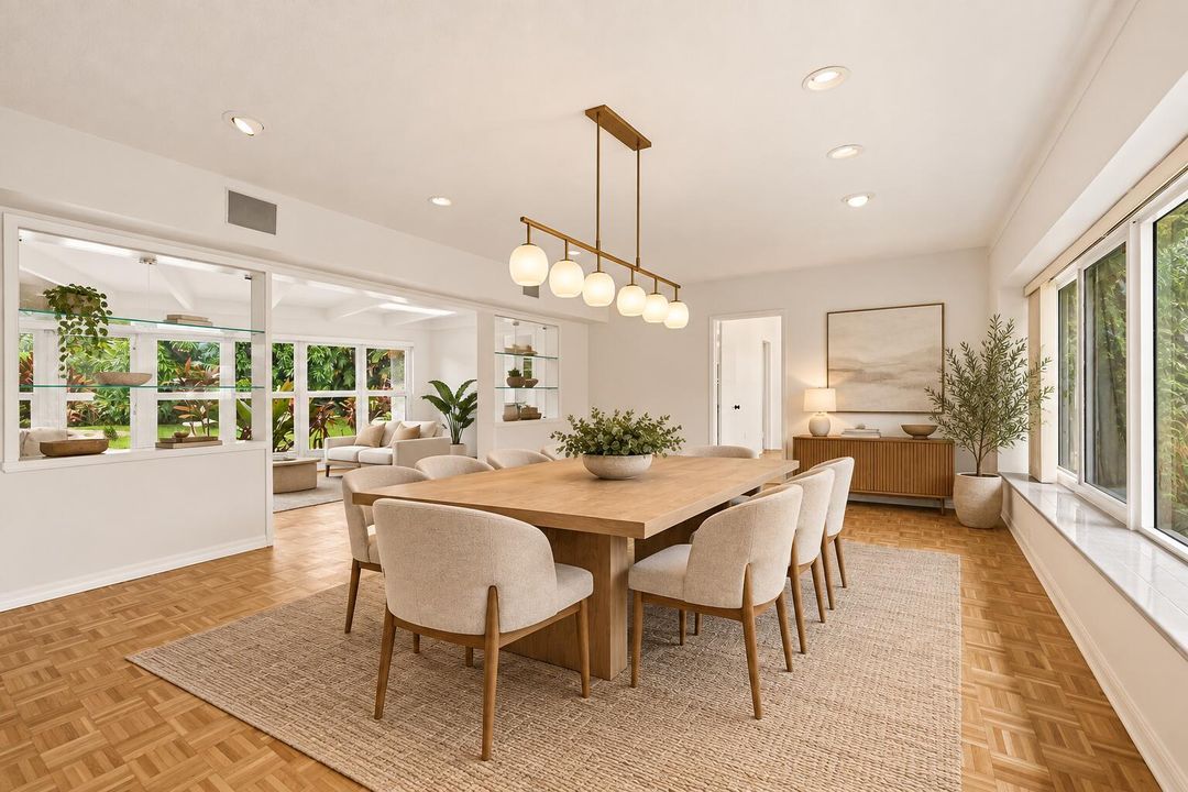 Dinning Room (Virtual Staging)