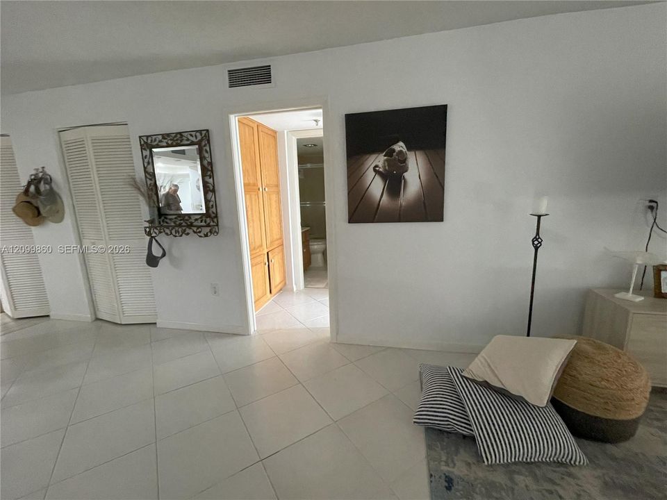 For Rent: $2,600 (2 beds, 2 baths, 1422 Square Feet)