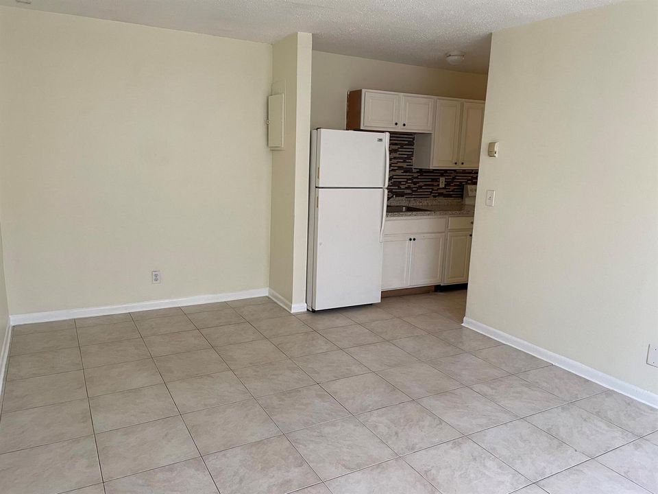 Unit 4 -Living Room and kitchen