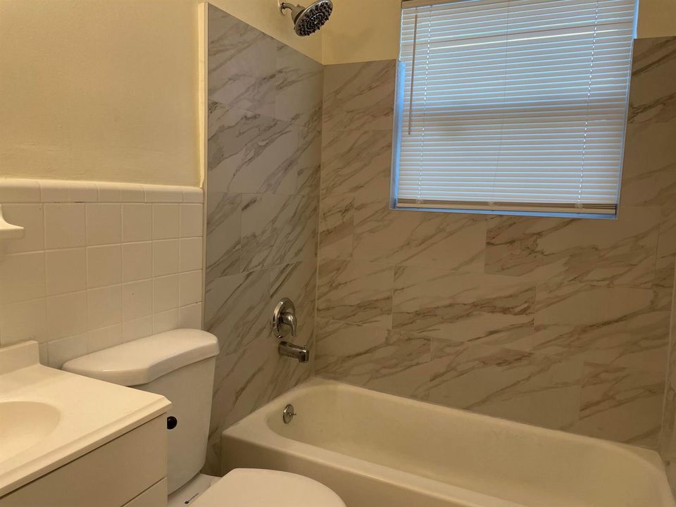 Unit 4 -Bathroom