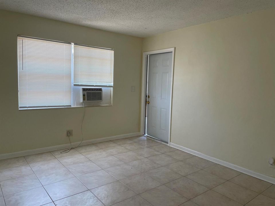 Unit 4 - Living Room