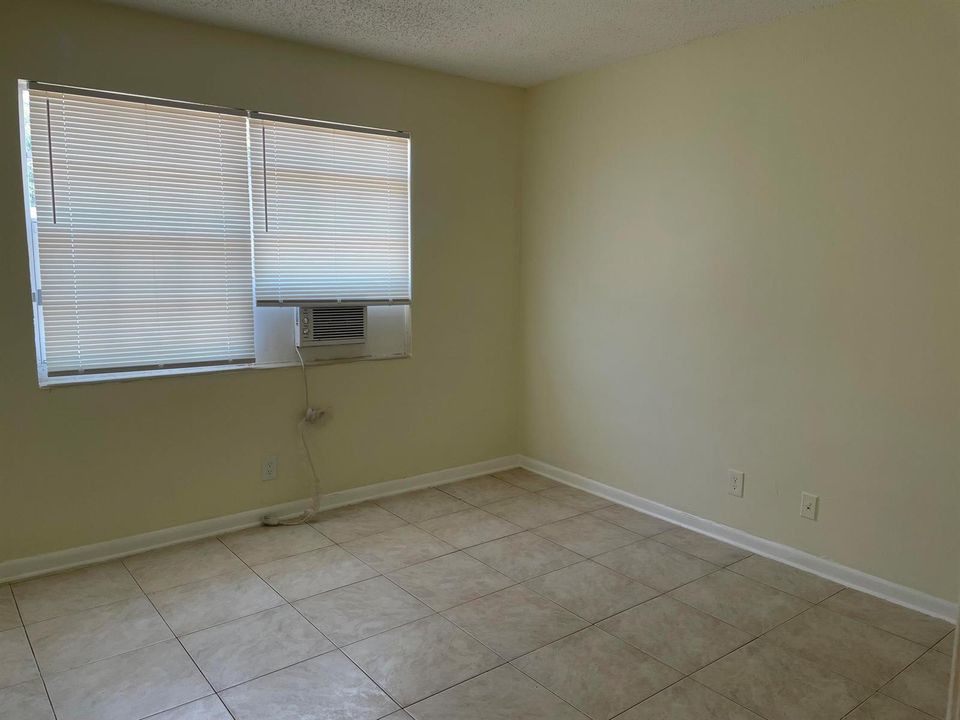 Unit 4 - Bedroom 1